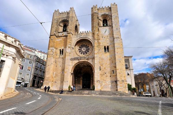 Flat With Terrace And River View - Se4 Apartment Lisbon