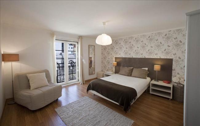 Flat With Terrace And River View - Se4 Apartment